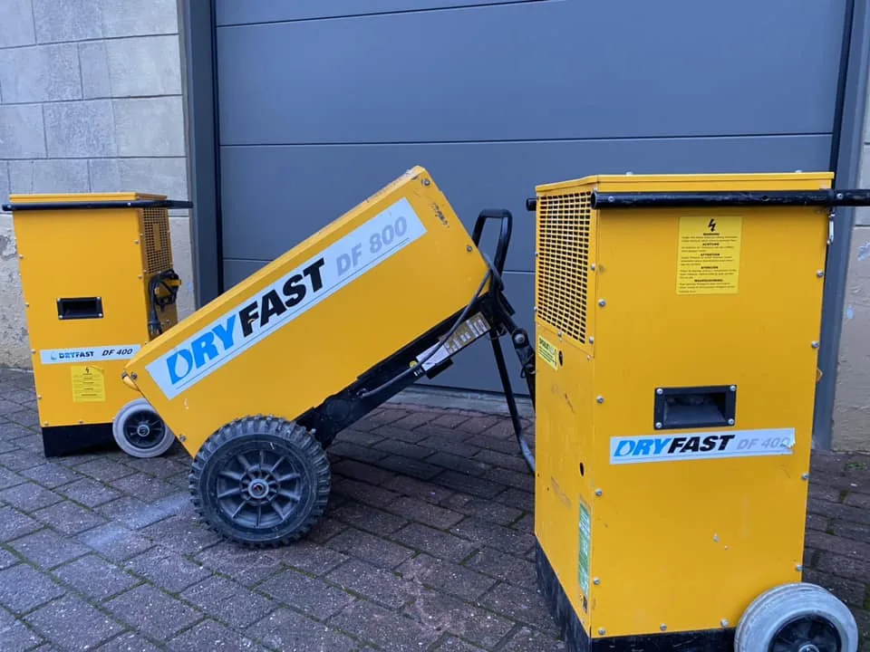 Protection of goods stored in a warehouse through the rental of a Co-Dry dehumidifier
