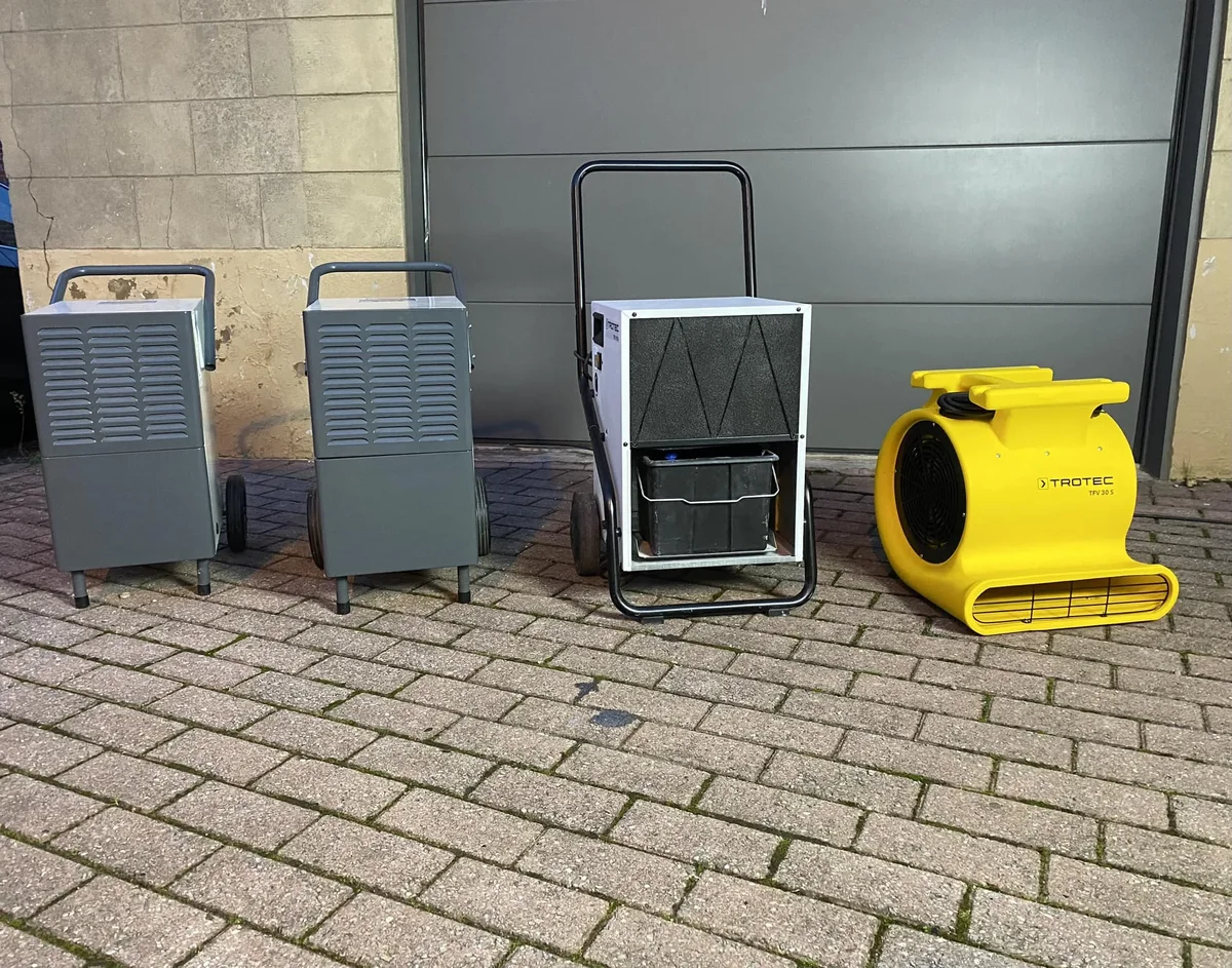 Co-Dry materiaalpark: ontvochtigers en professionele ventilatoren van Trotec beschikbaar voor verhuur